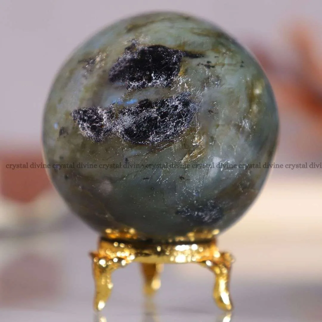 Labradorite Sphere (Protection & Grounding)