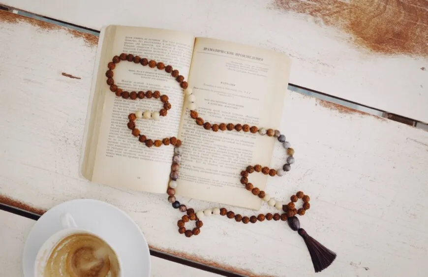 108 Mala Beads: Enhance Meditation with Healing Prayer Beads